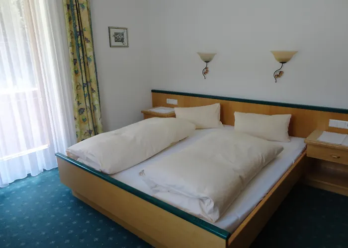 Regina Apartment Tux